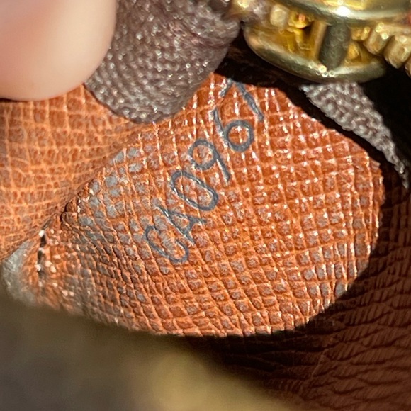 Louis Vuitton key Clé - Picture 14 of 14